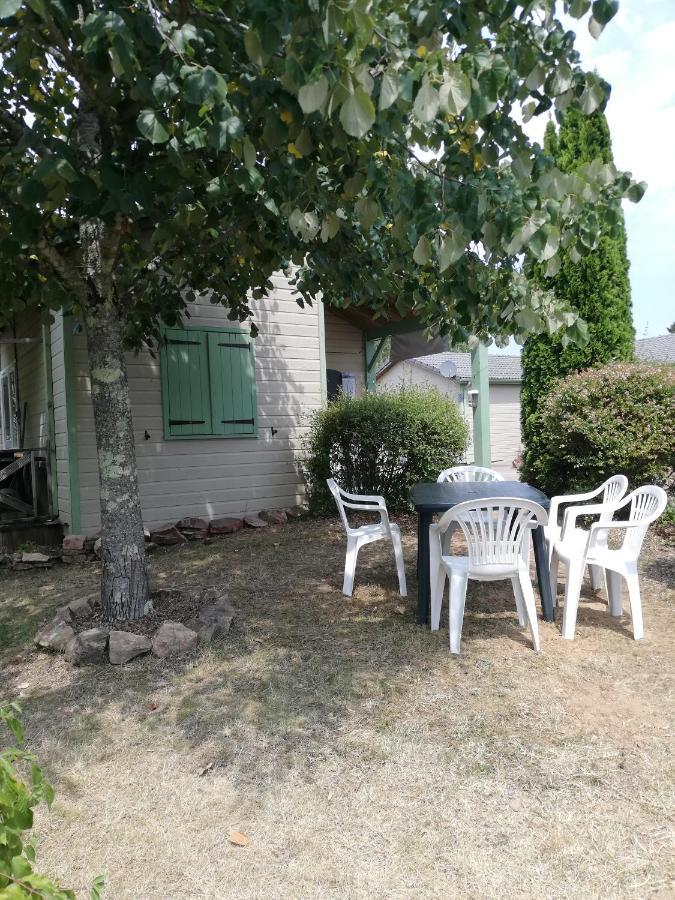Cottages Du Lac De Miel Beynat Exterior photo