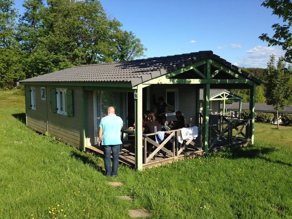 Cottages Du Lac De Miel Beynat Exterior photo