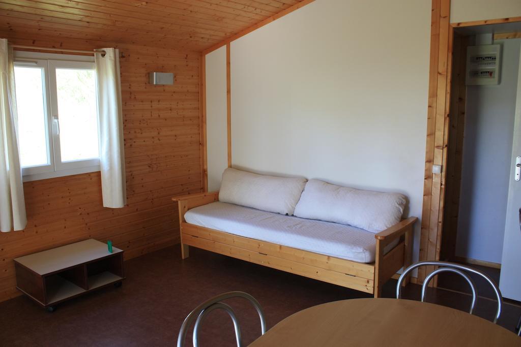 Cottages Du Lac De Miel Beynat Room photo