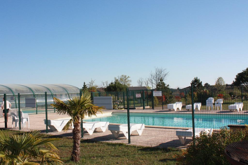 Cottages Du Lac De Miel Beynat Exterior photo
